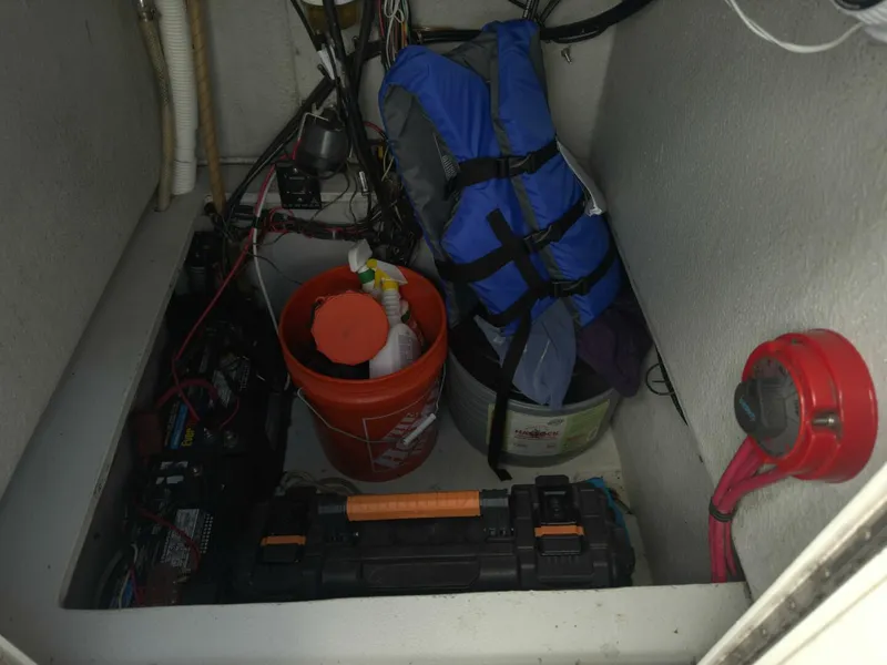 Slide: The Image of Dusky 256 Center Console 1999 - 5568610