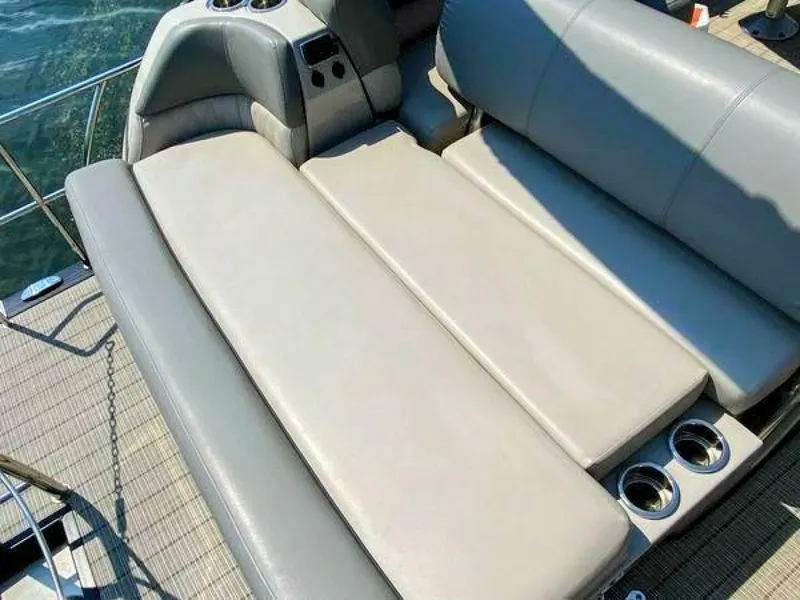 Slide: The Image of Harris 250 Grand Mariner Single Lounging Double Tritoon 2018 - 5568688