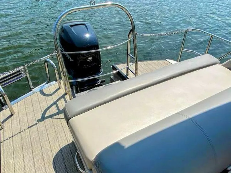 Slide: The Image of Harris 250 Grand Mariner Single Lounging Double Tritoon 2018 - 5568689