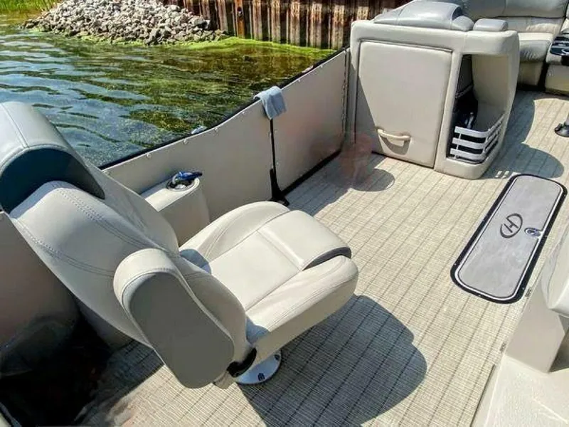 Slide: The Image of Harris 250 Grand Mariner Single Lounging Double Tritoon 2018 - 5568681