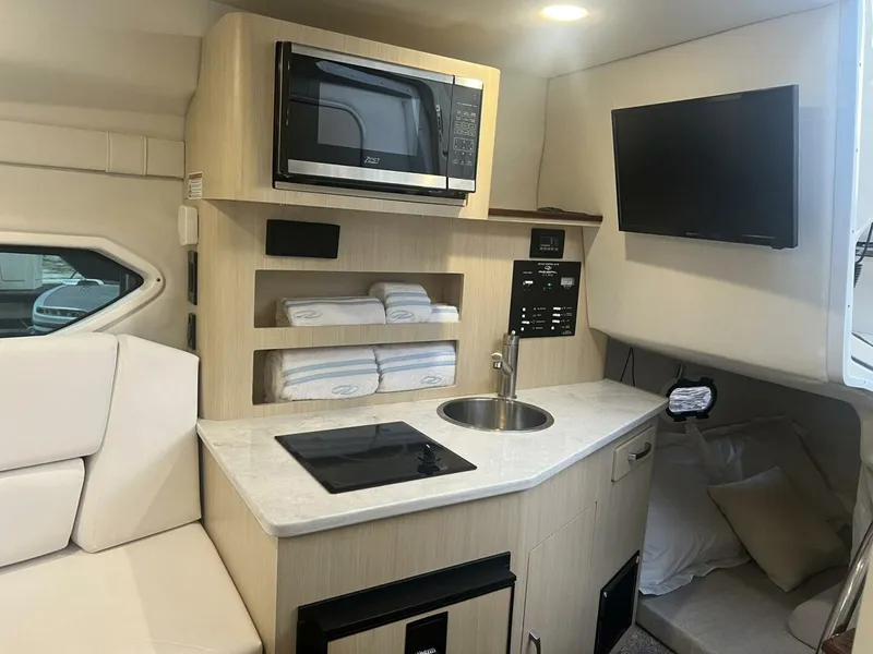 Slide: The Image of Regal 26 Express 2024 - 5568892