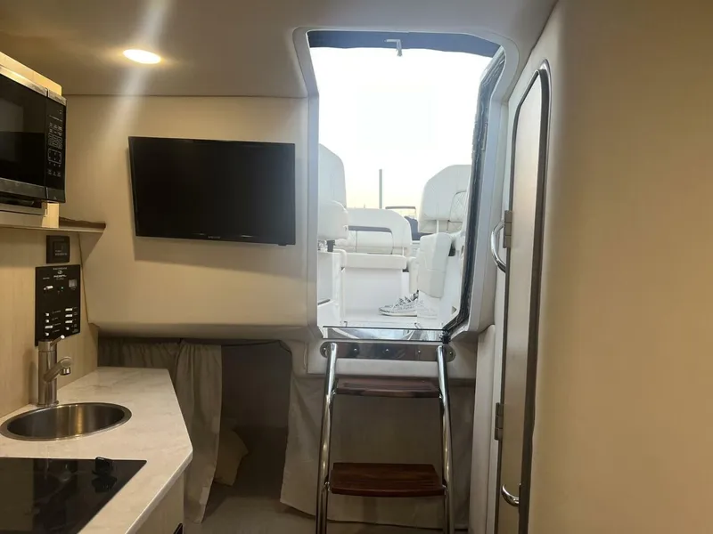 Slide: The Image of Regal 26 Express 2024 - 5568918