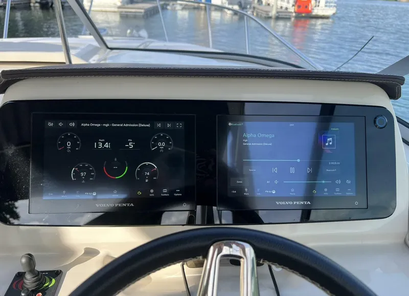 Slide: The Image of Regal 26 Express 2024 - 5568864