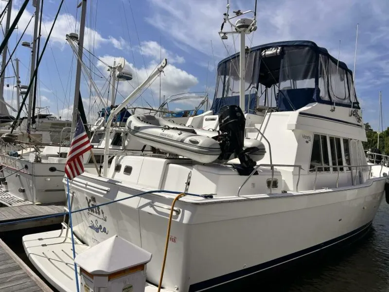 Slide: The Image of Mainship 430 Trawler 2002 - 5568927