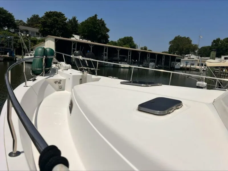 Slide: The Image of Mainship 430 Trawler 2002 - 5568964