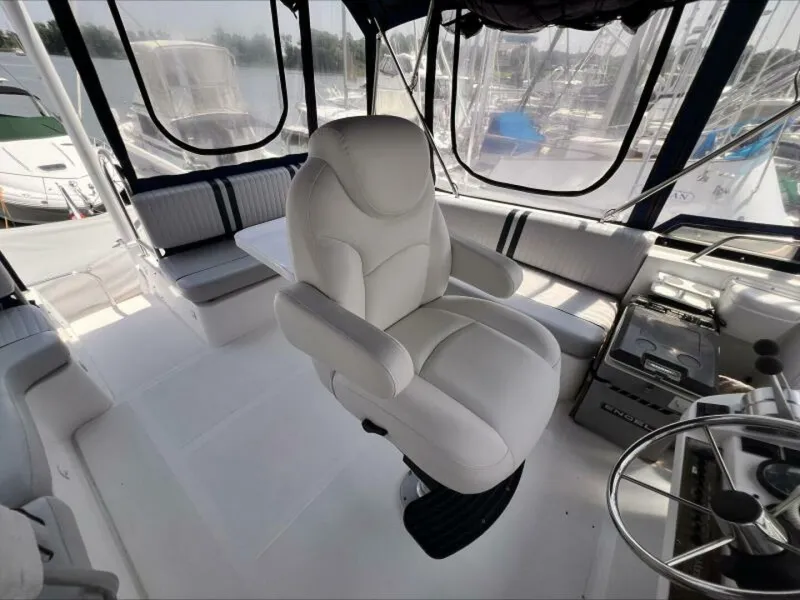 Slide: The Image of Mainship 430 Trawler 2002 - 5568979