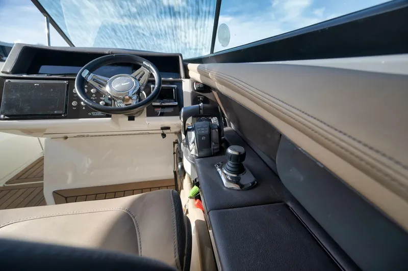 Slide: The Image of Sea Ray 350 SLX 2016 - 5569029