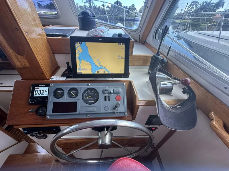 Slide: The Image of Nauset 36 Trawler 1989 - 5569205