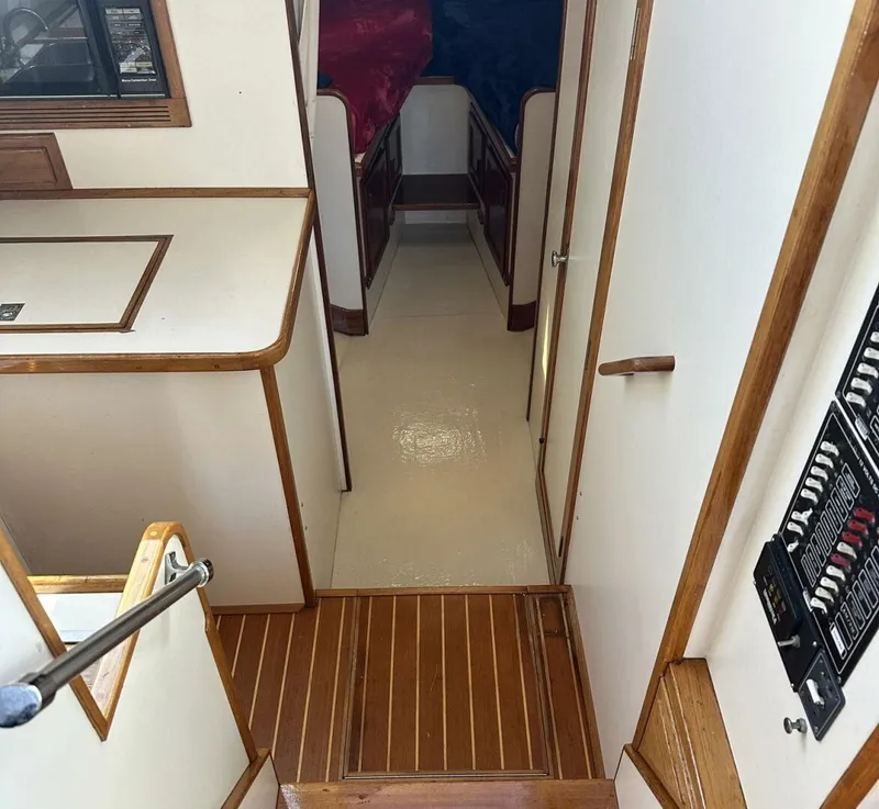 Slide: The Image of Nauset 36 Trawler 1989 - 5569206