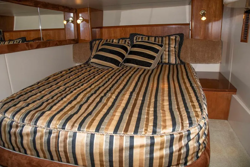 Slide: The Image of Meridian 411 Sedan 2006 - 5569906