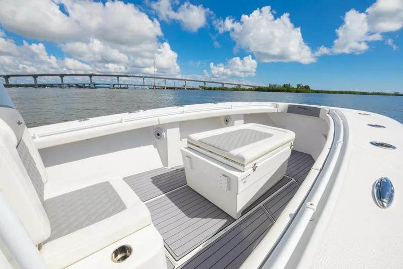 Slide: The Image of Front Runner 33 2023 - 5569515