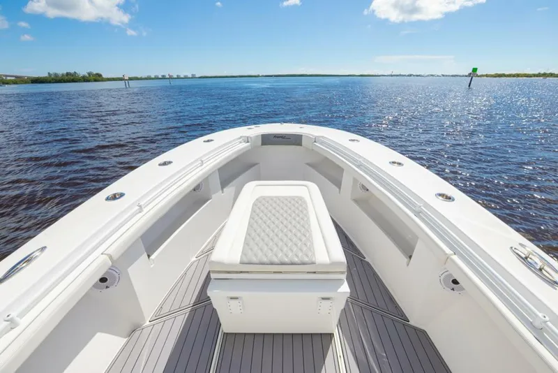 Slide: The Image of Front Runner 33 2023 - 5569517