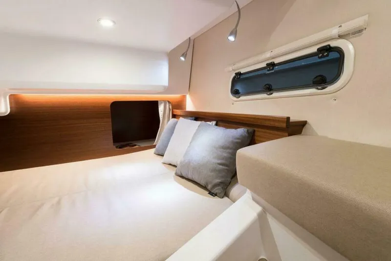 Slide: The Image of Nimbus 305 Drophead 2025 - 5570070