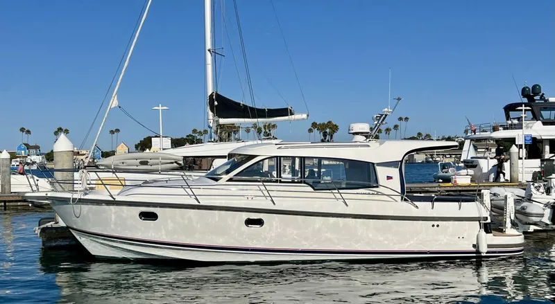 The Image of Nimbus 365 Coupe 2018 - 5570191