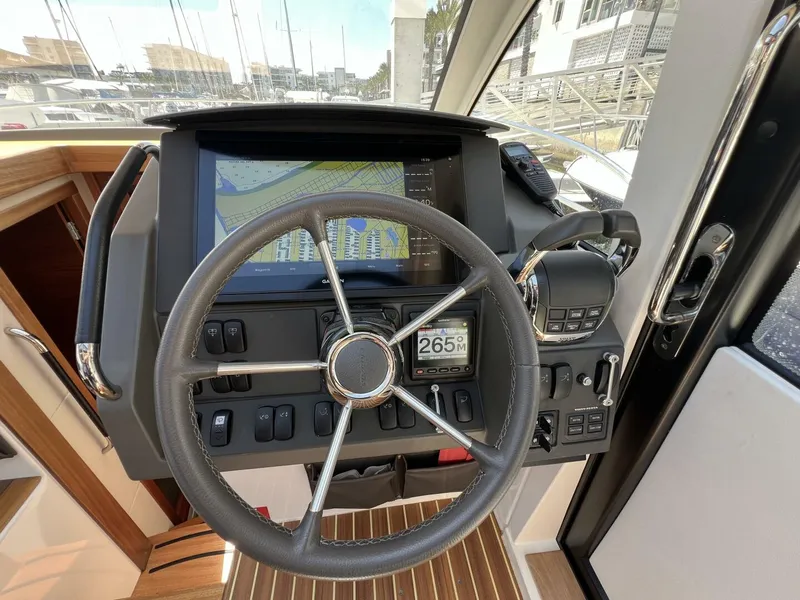 Slide: The Image of Nimbus 365 Coupe 2018 - 5570241