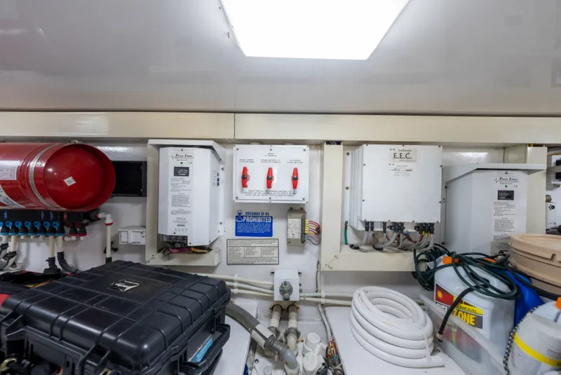 Slide: The Image of 2003 Viking 45 Convertible Big Sky - 5570473