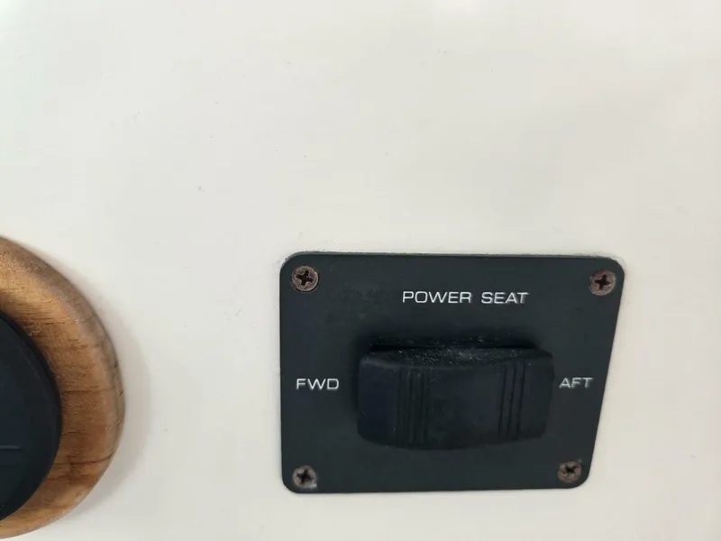 Slide: The Image of Tiara 3800 Express 2001 - 5573395