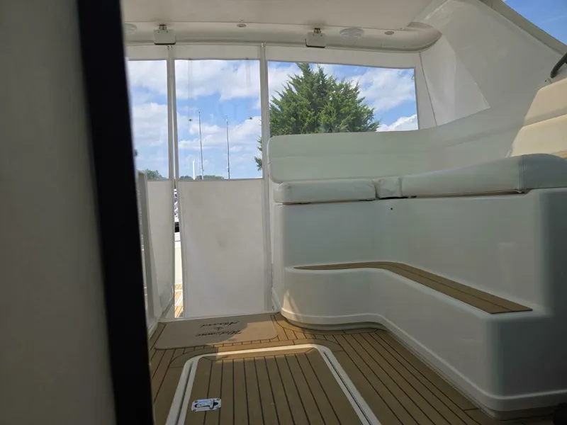 Slide: The Image of Tiara 3800 Express 2001 - 5573447