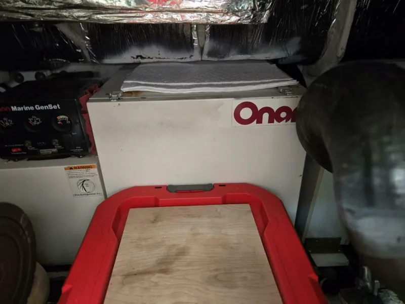 Slide: The Image of Tiara 3800 Express 2001 - 5573420