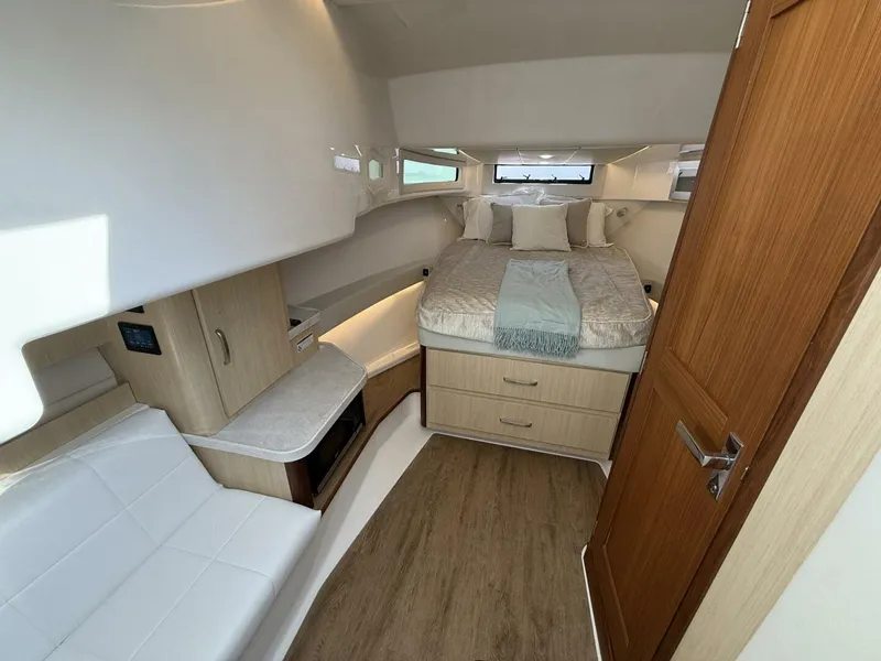 Slide: The Image of Regal 36 XO 2025 - 5572375