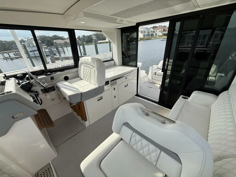 Slide: The Image of Regal 36 XO 2025 - 5572369