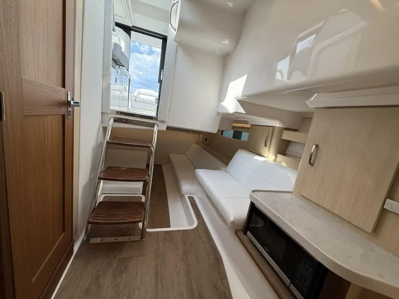 Slide: The Image of Regal 36 XO 2025 - 5572373