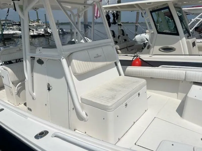 Slide: The Image of Regulator Marine 26 Forward Seating 2008 - 5572651