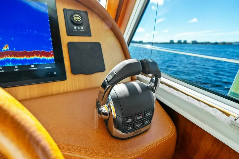 Slide: The Image of 2019 Sabre 48 Flybridge HIGHLANDER - 5573292