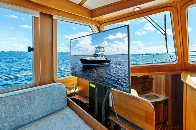 Slide: The Image of 2019 Sabre 48 Flybridge HIGHLANDER - 5573303