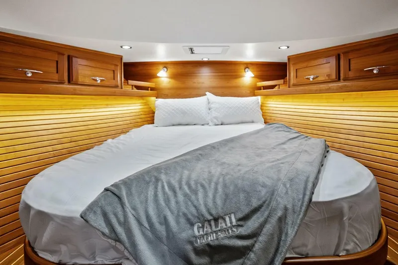 Slide: The Image of 2019 Sabre 48 Flybridge HIGHLANDER - 5573280