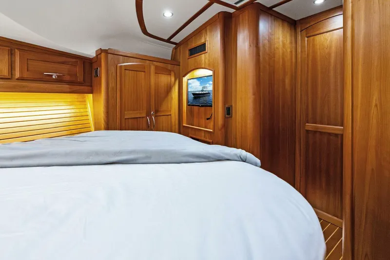 Slide: The Image of 2019 Sabre 48 Flybridge HIGHLANDER - 5573284