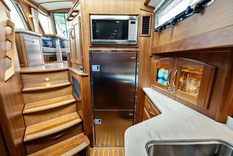 Slide: The Image of 2019 Sabre 48 Flybridge HIGHLANDER - 5573328
