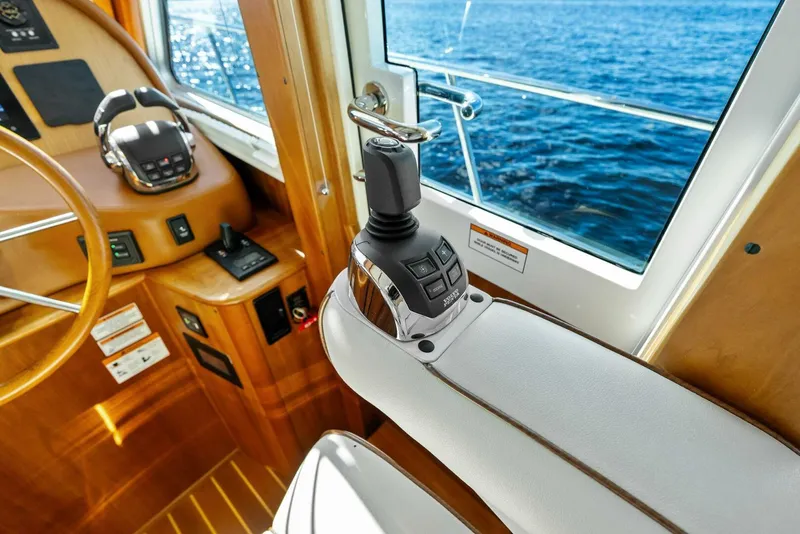 Slide: The Image of 2019 Sabre 48 Flybridge HIGHLANDER - 5573294