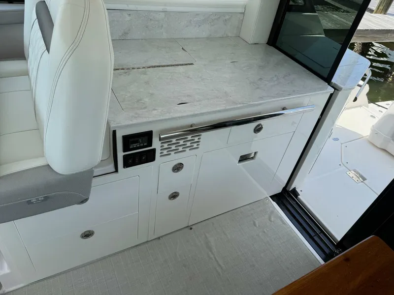 Slide: The Image of 2021 Regal 36 XO - 5573642