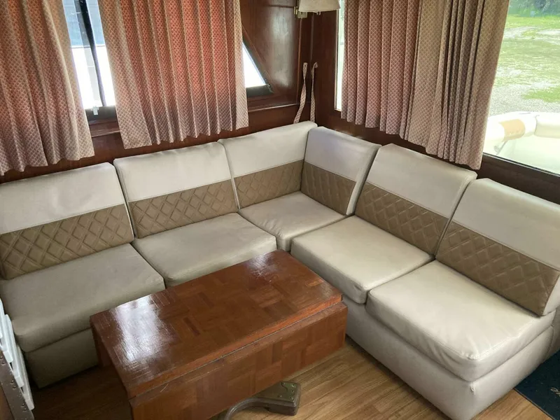 Slide: The Image of Hatteras Sport Fish 1985 - 5579845