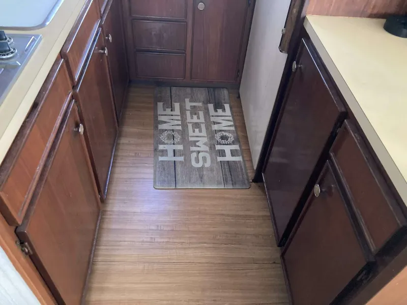 Slide: The Image of Hatteras Sport Fish 1985 - 5579839