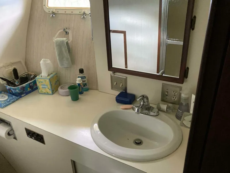 Slide: The Image of Hatteras Sport Fish 1985 - 5573877