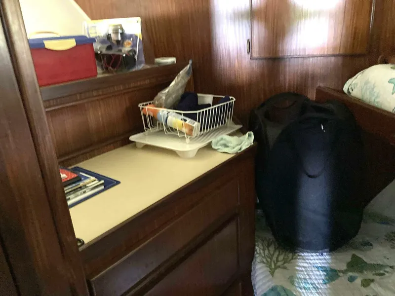 Slide: The Image of Hatteras Sport Fish 1985 - 5573879