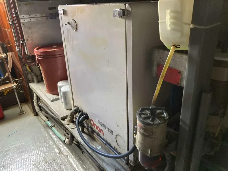 Slide: The Image of Hatteras Sport Fish 1985 - 5573889