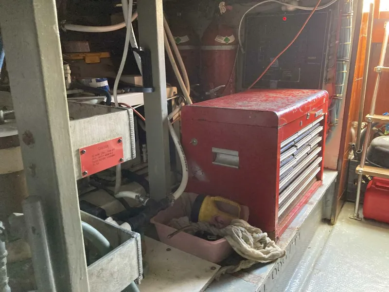 Slide: The Image of Hatteras Sport Fish 1985 - 5573892