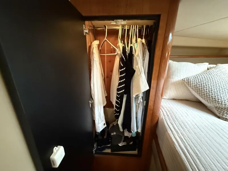 Slide: The Image of Cruisers 370 Express 2004 - 5574223