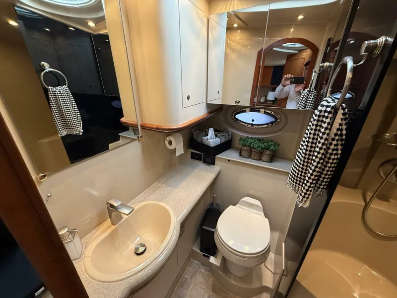 Slide: The Image of Cruisers 370 Express 2004 - 5574236