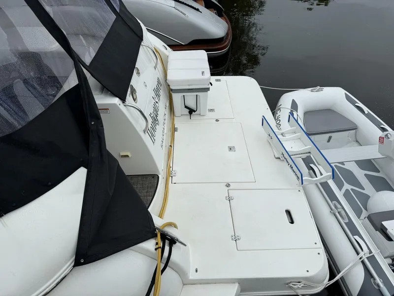 Slide: The Image of Cruisers 370 Express 2004 - 5574300