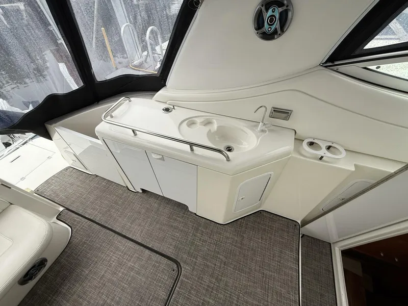 Slide: The Image of Cruisers Yachts 370 Express 2004 - 5574271