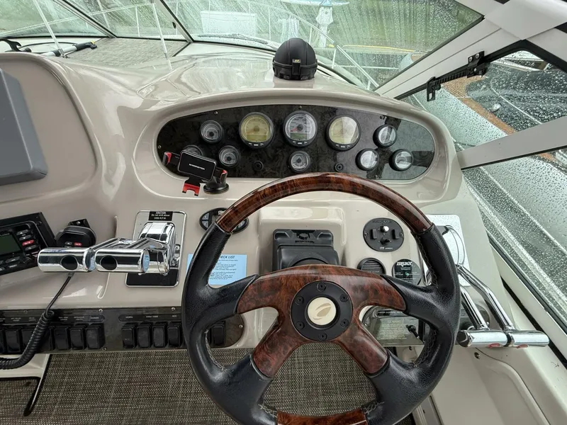 Slide: The Image of Cruisers Yachts 370 Express 2004 - 5574273