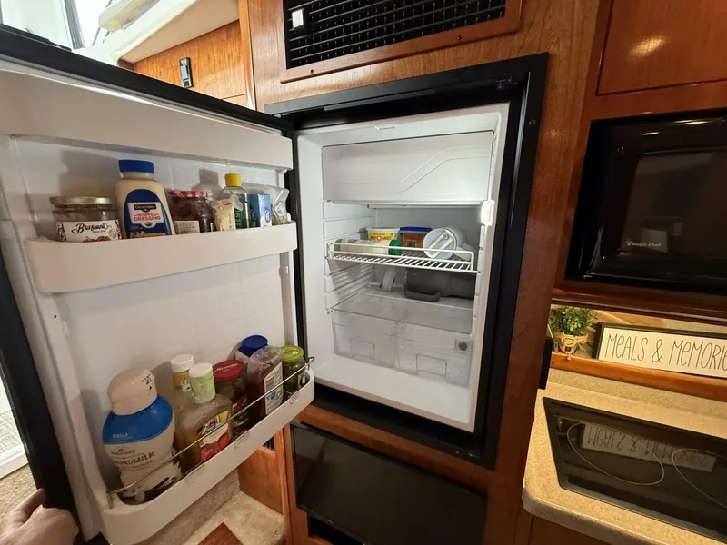 Slide: The Image of Cruisers Yachts 370 Express 2004 - 5574251