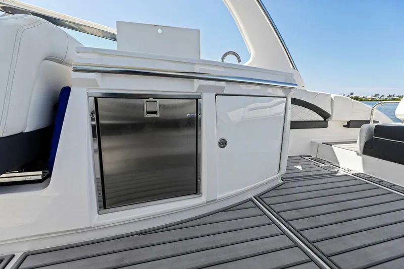 Slide: The Image of Regal 33 OBX 2022 - 5576543