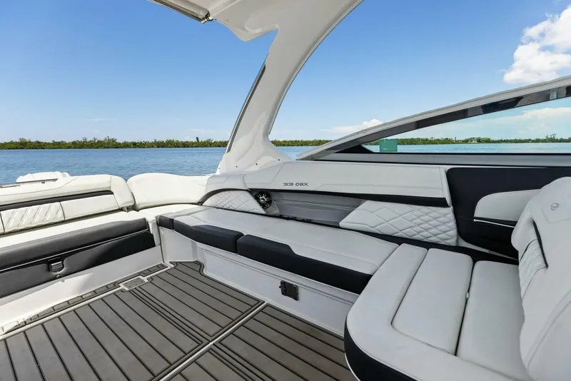 Slide: The Image of Regal 33 OBX 2022 - 5576553