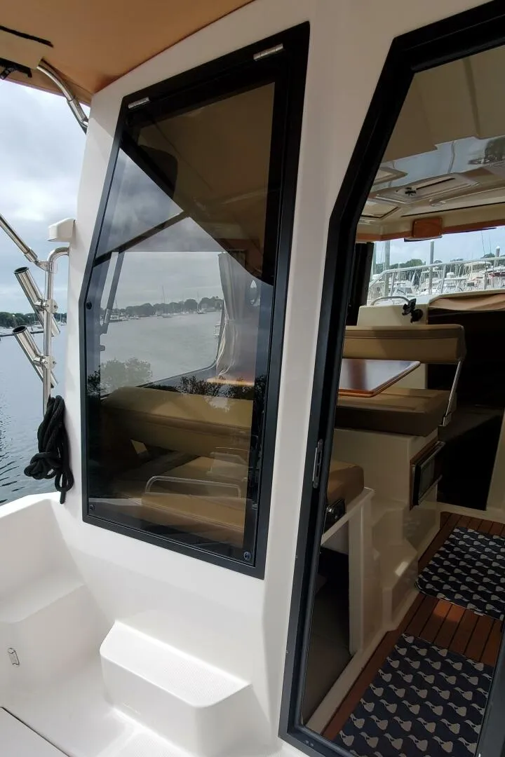 Slide: The Image of Ranger Tug R-25 LE 2021 - 5575100