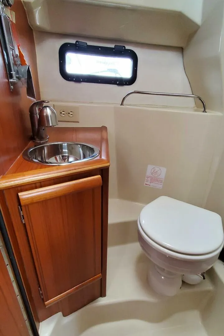 Slide: The Image of Ranger Tug R-25 LE 2021 - 5575096